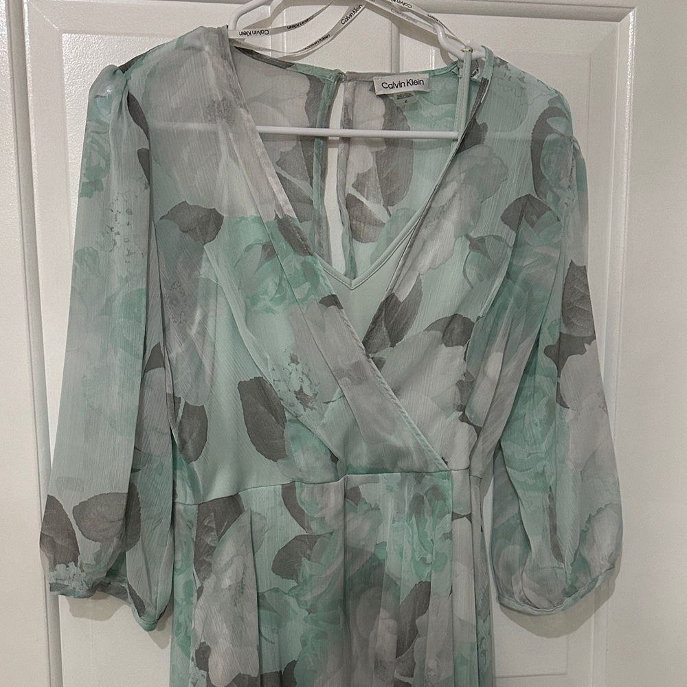Calvin Klein Mint Green & Gray Floral Long-Sleeve Wrap Dress